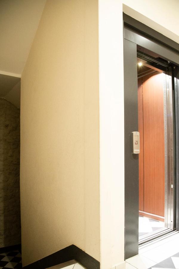 Fred's Home GuestRoom - VieuxPort - "A room at Home" - LgbtFriendly Marseille Extérieur photo